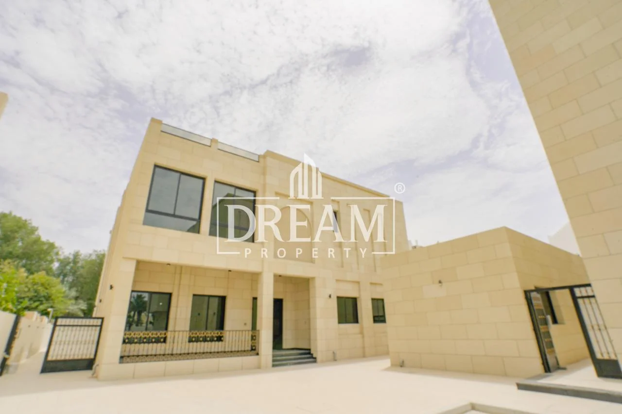 Luxury 6 BHK Villa | with Private Pool | West Bay