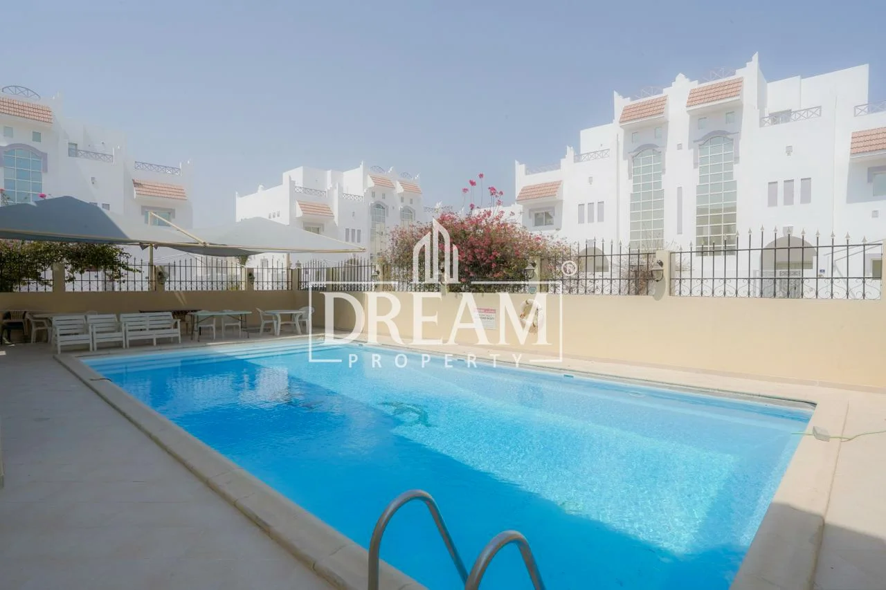 Newly Renovated 3BHK+1 Villa with Pool & Clubhouse